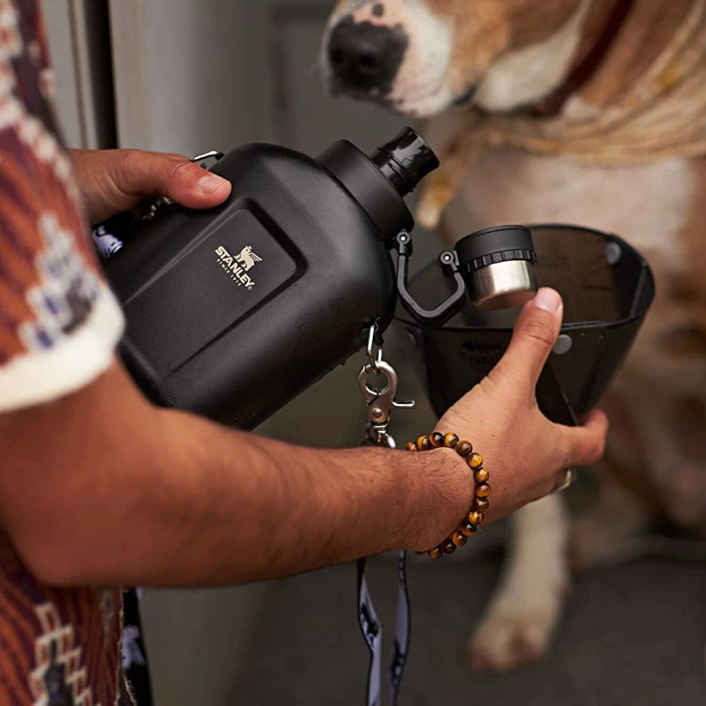 Stanley Classic Steel Canteen 1.1QT - Image 12